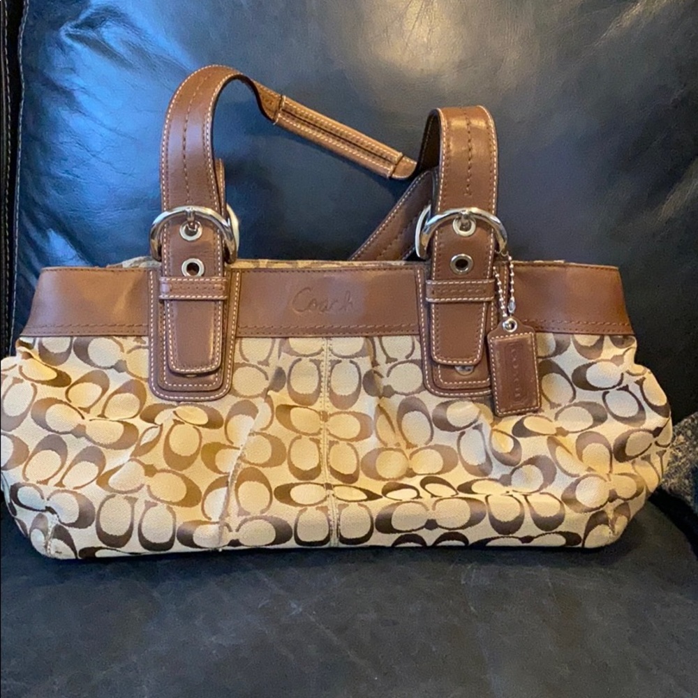 Coach handbag. Classic brown. Second owner. NWT